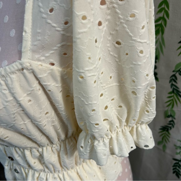 Forever 21 Cream Ruffled Peplum Blouse A3 - Picture 3 of 5